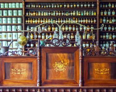 Belle pharmacie à vendre - retraite - proche ville